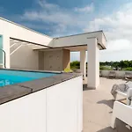 Iris Suite-6 By Interhome דירה ביביונה