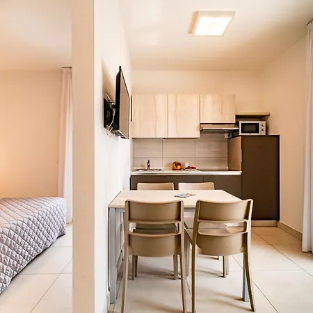 Iris Suite-6 By Interhome Μπιμπιόνε